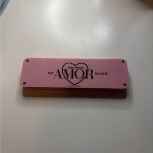 Amor Eyeshadow Palette